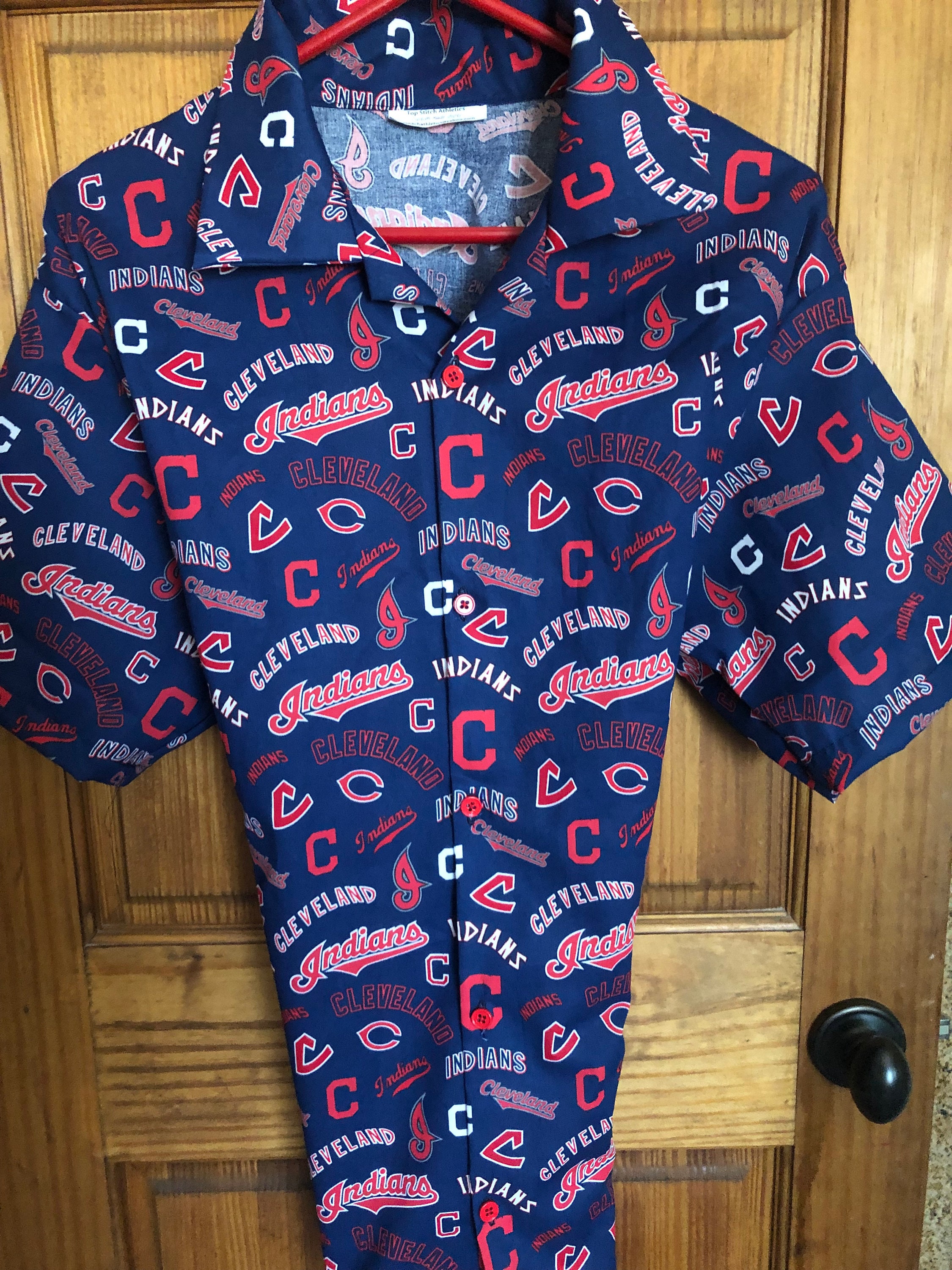 MLB Cleveland Indians Hawaiian Hawaiian Shirt Cleveland Indians Gift - T- shirts Low Price