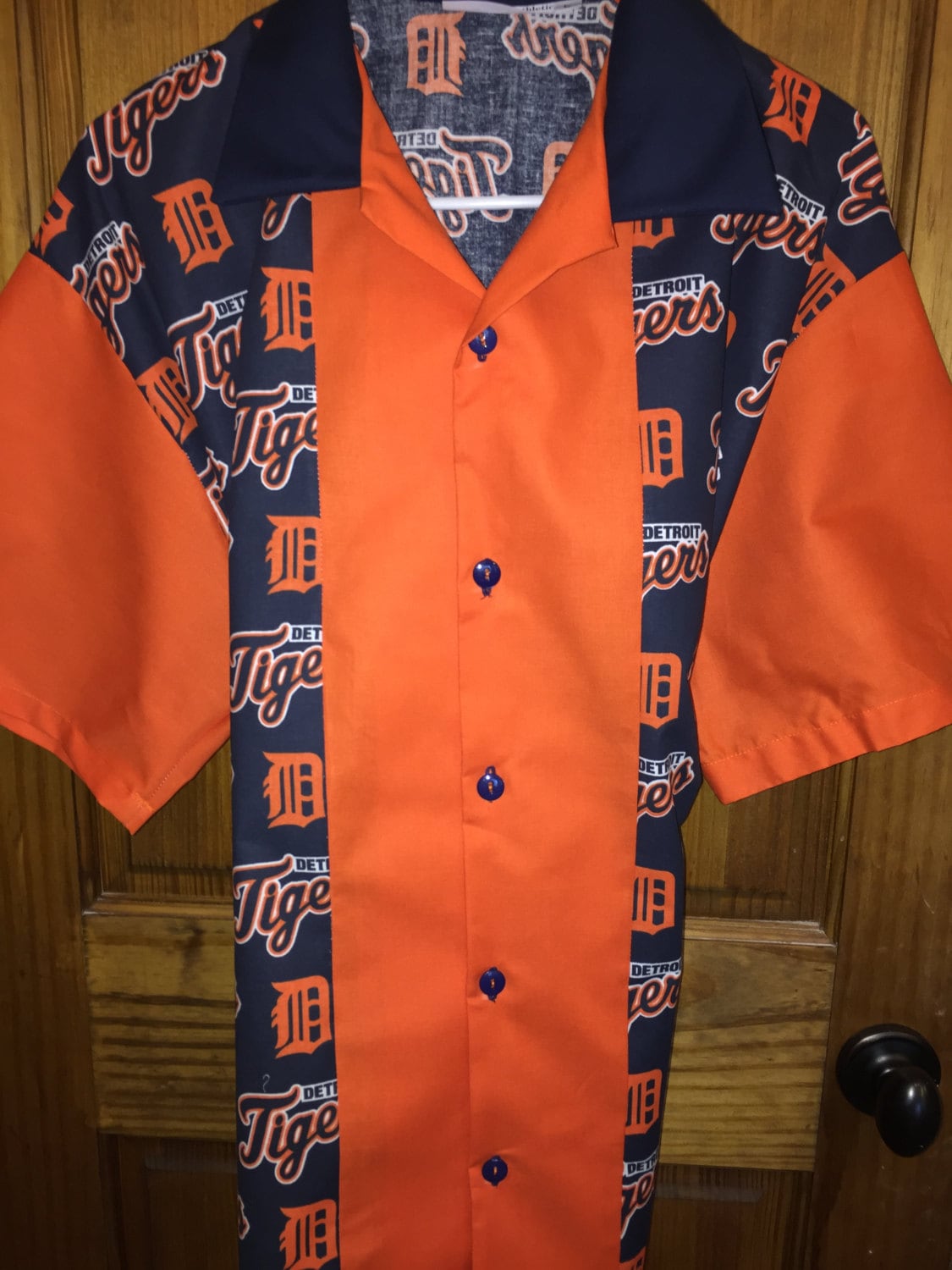 Detroit tigers top button up jersey