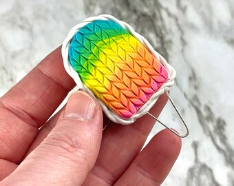 Yarn Needle Threader - Knit design - Rainbow - Tik Tok beanie designe