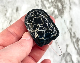 Yarn Needle Threader - Black marble design