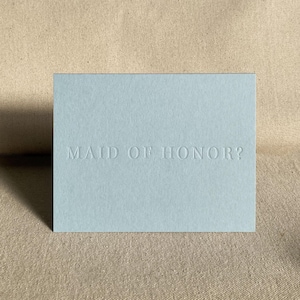 ¿DAMA DE HONOR? Tarjeta de propuesta / Impresión tipográfica / Minimalista / Sencilla / Elegante / Moderna / En azul cielo