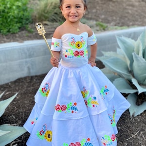 Girl charro dress, charro dress, Mexican dress ,escaramuza dress, charro Mexican, Mexican theme party, Mexican party