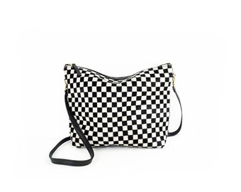 Cabello a cuadros en hide Crossbody Purse - Blanco y Negro / Bolso / Carryall