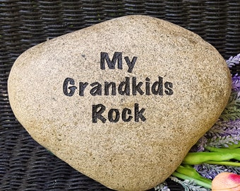 My Grandkids Rock Garden Piedra grabada y climatizada con sellador de color para mostrar dentro o fuera