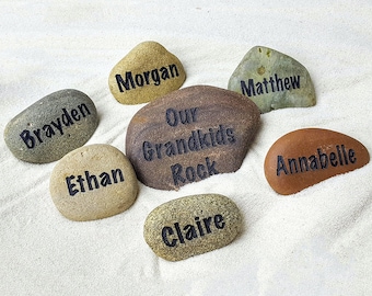 Colección de roca personalizada grandkids / Tamaño de escritorio Grabado Natural River Rock / Family Tree Decoración interior al aire libre