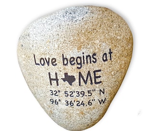 El amor comienza en casa Roca grabada / Dirección personalizada Roca / Decoración al aire libre / God Rocks®