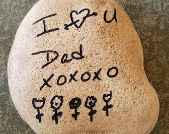 Regalo personalizado para papá / Escritura grabada / Regalo único para él / Regalo de Navidad para papá / God Rocks®