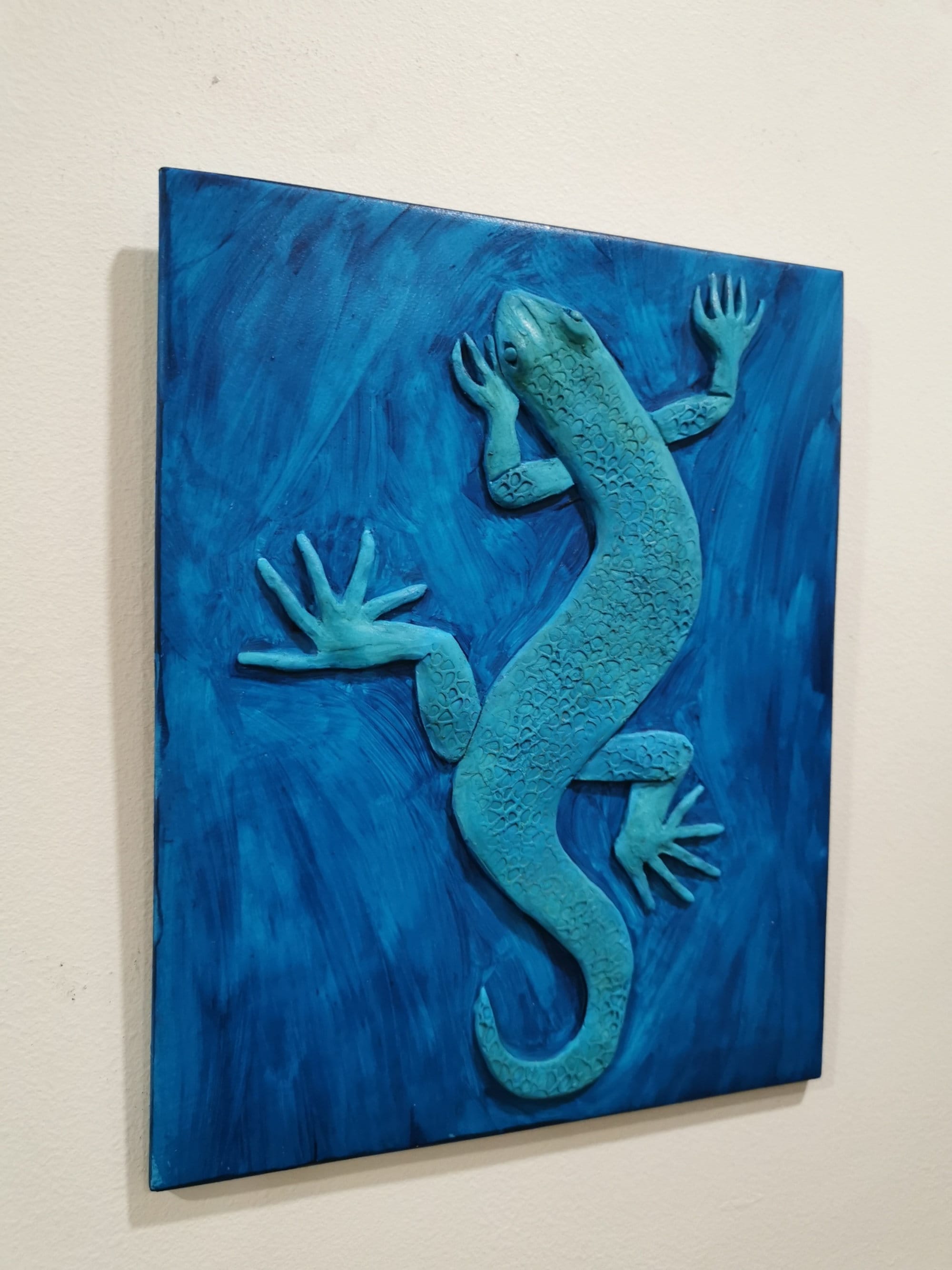 Lizard/ Sculpted Reptile Bas Relief /hand Painted Lizard/ Lizard Wall