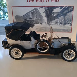 Franklin Mint 1912 Packard Victoria Model Car Collectable w/ Original box and Paperwork