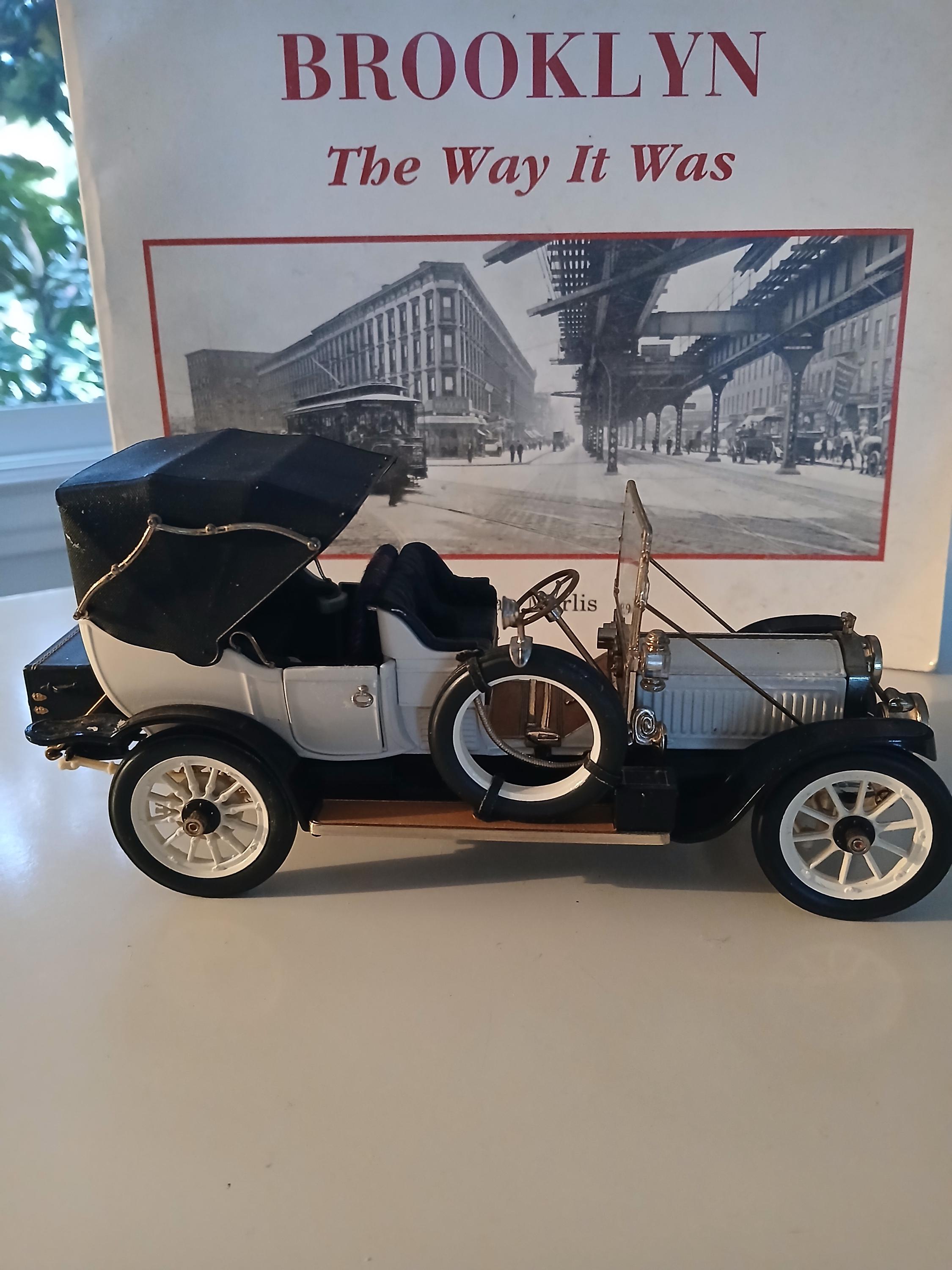 Franklin Mint 1912 Packard Victoria Model Car Collectable W