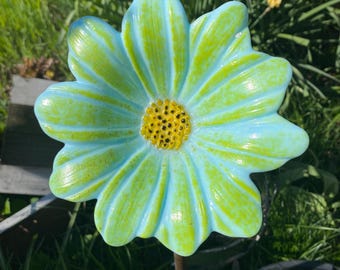 Handmade Fused Glass Daisy Head for Garden Stake: Turquoise Green