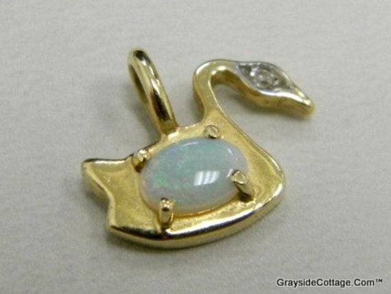 14K Yellow Gold Swan Pendant