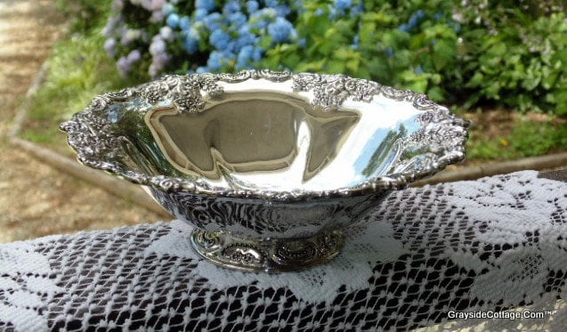Grande Baroque Silver Serving Bowl \u2022 Wallace \u2022 Bon Bons Ice Cream \u2022 Silver Footed Bowl \u2022 Gift Boxed FREE SHIPPING! Fruit
