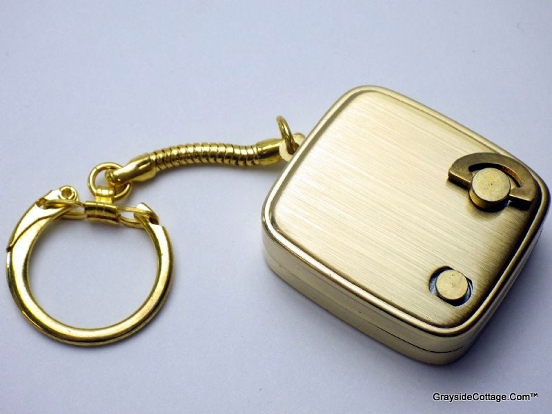 Vintage Music Box, Key Chain, Sankyo Musical Movement, Works beautifully, Plays Lara's Theme
