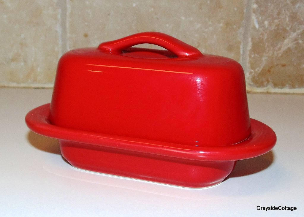 Retro Kitchen Ceramic Teapot Measuring Cup Set with Small Red Butter