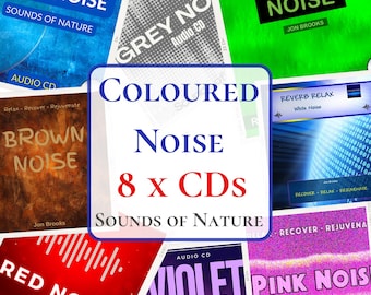 Könnte beinhalten: Ein Set mit 8 Audio-CDs mit verschiedenen Farbrausch-Sounds, darunter Blau, Grün, Braun, Rot, Violett und Pink. Die CDs sind mit "Farbrauschen 8 x CDs Klänge der Natur" beschriftet.