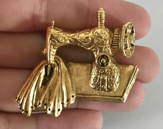 Vintage Gold Metal Sewing Machine Brooch Pin by 1928
