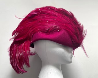 Vintage Magenta Pink Wool Felt Jack McConnell Mohawk Feather Fascinator Profile Hat