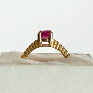 NWT Vintage Joseph Esposito Style 14KT HGE LIND Gold Plated Ring with Ruby Crystal Size 7, Lindenwold