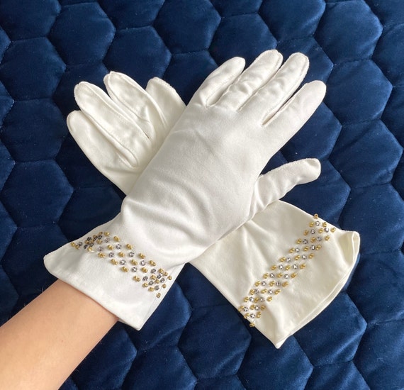 Vintage Ivory White Over Wrist Gloves with Gold B… - image 1