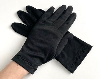 Vintage FOWNES Nylon Black Short Wrist Length Gloves - Size 7