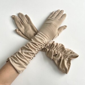 Vintage Beige FOWNES Side Ruching Forearm Gloves, Size 6.5