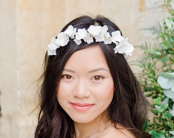 Boho floral headpiece, Ivory Blooms Bridal Headpiece, Clay Floral Wedding Headband, Wired Boho Chic Polymer Clay Dainty Flowers Half Crown,