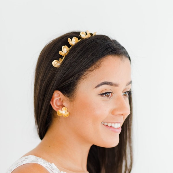Gold Floral Bridal Tiara, Bridal Gold headband, Gold Wedding Crown, Gold Wedding Tiara With Flowers, Floral Wedding Tiara UK