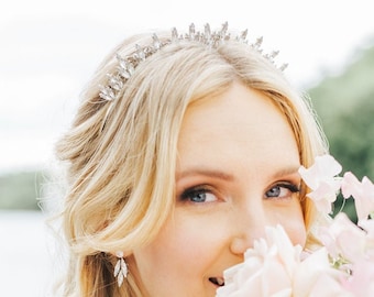 Swarovski Crystal Bridal Tiara, simple bridal headband, dainty wedding headpiece, sparkly classic tiara, crystal bridal crown