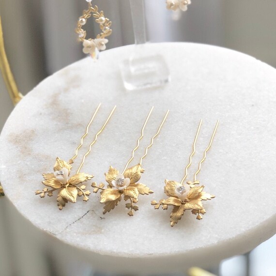 Gold Floral Bridal Hair Pins, Set of 3 Wedding Bobby Pins  display picture 2