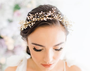 Gold Swarovski Pearl and Crystal Bridal Tiara, Dainty Wedding Crown for a Bride, Dainty Gold Bridal Hair Vine, Delicate Wedding Tiara