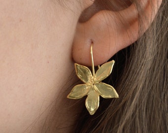 Solid gold flower earrings, Big drop earrings, Large bridal earrings, Statement drop earrings, Nature inspired earrings, 9k 14k gold earring