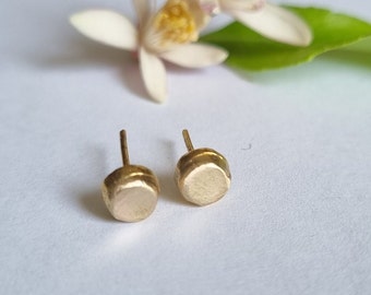 Pequeños tachuelas de oro, pendientes de oro de 14k, pendientes redondos, pendientes de oro macizo, pendientes minimalistas, joyas delicadas, pendientes de oro de 9k, punto