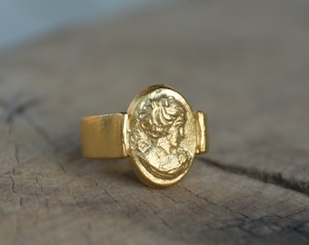 Signet ring women, gold cameo ring,  gold pinky ring, gold signet ring, 14k solid gold ring, 9k gold cameo ring, 9k pinky ring, unique pinky