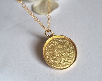 Goldmünzenhalskette, überlagerte silberne Halskette, Goldmünzenanhänger, Münze Schmuck, romantische Halskette, Goldboho-Halskette, Halskette im antiken Stil