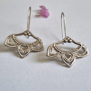 Silver Flower Drop Earrings, Filigree earrings, Large Silver Earrings, Long Flower Earrings, Nature Earrings, Statement Earrings, Floral