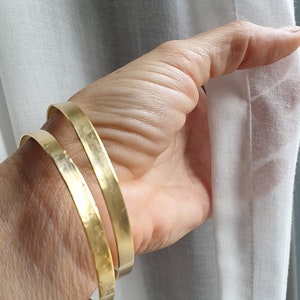 Gold Bangle Bracelet Lightly Hammered Bracelet Minimalist - Etsy