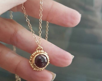 Antique gold garnet necklace, garnet pendant necklace, birthstone necklace mom, red garnet necklace, January birthstone necklace, Mom's gift