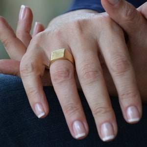 Signet ring women, gold signet rings, 14k solid gold ring, square signet ring, women seal ring, gold pinky ring, square ring, 9k signet ring