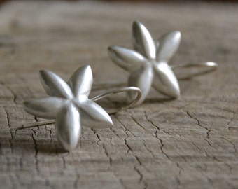 Drop Flower earrings, Silver flower earrings, Silver drop flowers, bridal earring silver, Floral Earrings, Nature inspired earrings