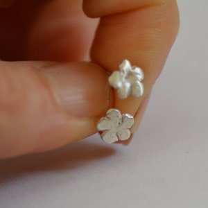 Tiny flower earrings studs, silver flower studs, small flower stud earrings, girls earrings, delicate silver studs, bridesmaid earrings