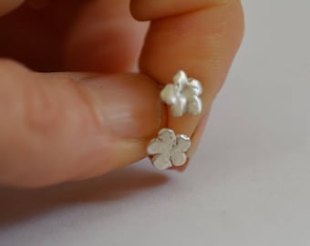 Tiny flower earrings studs, silver flower studs, small flower stud earrings, girls earrings, delicate silver studs, bridesmaid earrings