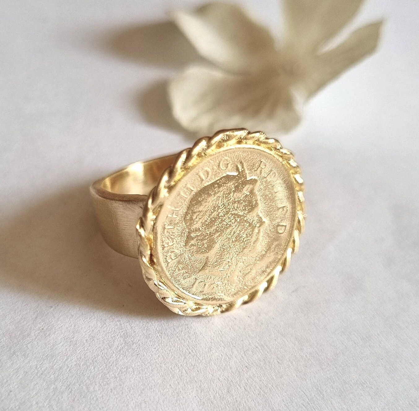 Gold Coin Ring, Vintage Style Ring, 14K Pinky Ring, Solid Gold Ring, Romantic Jewelry for Women, Statement Ring, Queen Elizabeth Ring, 9k Gold Coin Ring, Vintage Style Ring, 14K Pinky Ring, Solid Gold Ring, Romantic Jewelry for Women, Statement Ring, Queen Elizabeth Ring, 9k