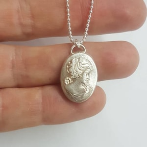 Cameo pendant necklace, cameo necklace, silver cameo pendant necklace, victorian style necklace, lady cameo necklace, cameo jewelry