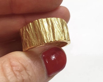 Wedding band women, rustic wedding band, tree bark band, gold ring size 5, wide ring band, gold band wedding, wide wedding band