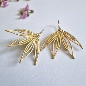 Gold large flowers earrings, gold statement earrings, gold wedding earrings, long gold drop earrings, gold dangle earrings, dramatic earring