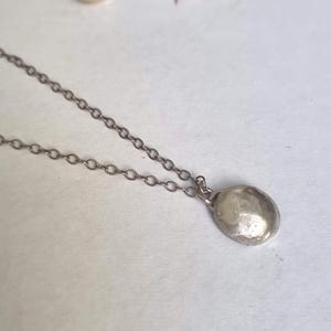 【Monday Edition】TINY PEBBLE LONG NECKLACE 18kt Gold Moonstone Luna Necklace – Pippa Small