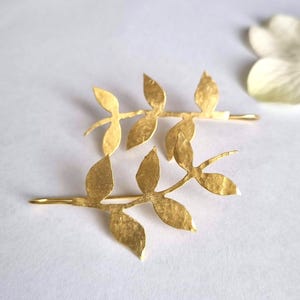 Gold leaf earrings, bridal earrings, gold leaves earrings, wedding earrings gold, gold drop earrings, romantic earrings