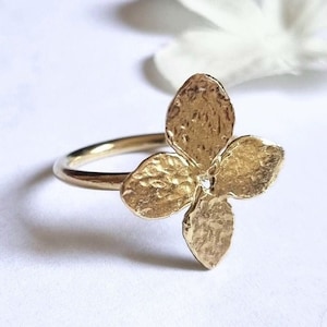 Solid gold flower ring, Elegant gold ring, Statement ring, Nature inspired ring, Floral ring, Romantic ring, Cocktail ring, 14k gold ring 9k