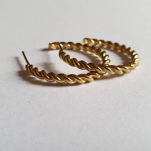 Gold Creolen, 14k Gold Ohrringe, offene Creolen, mittlere Creolen, verdrehte Creolen, Seil Ohrringe, Creolen Ohrstecker Bild 7